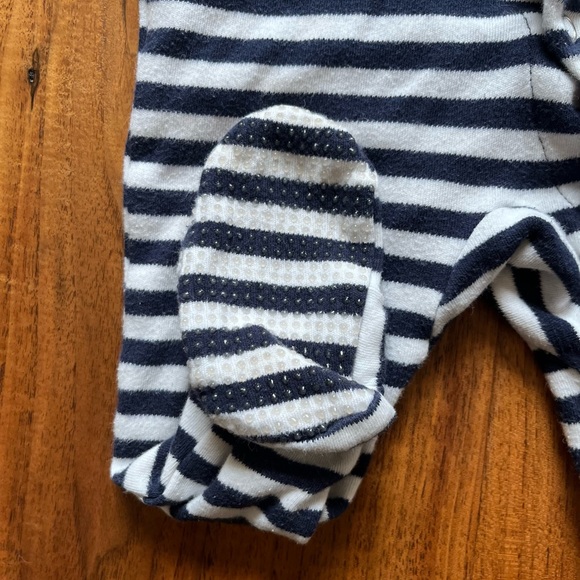 L’ovedbaby footed onesie, 6-9 months - Picture 3 of 3